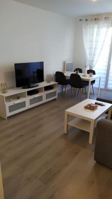 Apartment T2 De 42m² A Proximite De La Gare A 30min De Paris